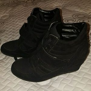 Rue21 black wedges